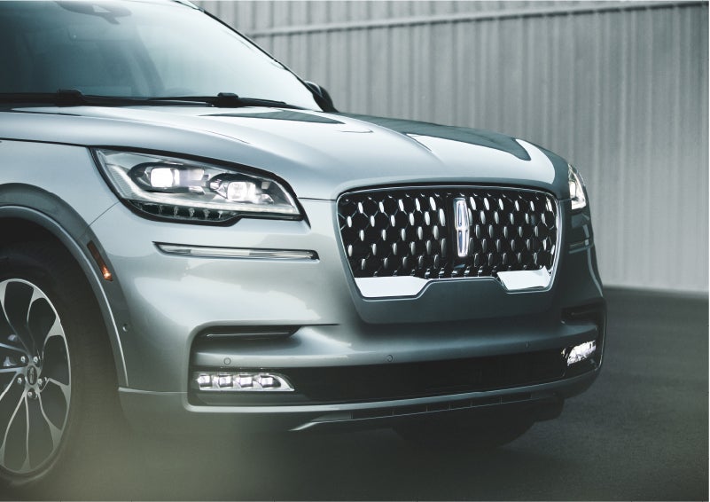 The available adaptive pixel LED headlamps of the 2023 Lincoln Aviator® SUV activated | West Point Lincoln of Sugar Land in Houston TX