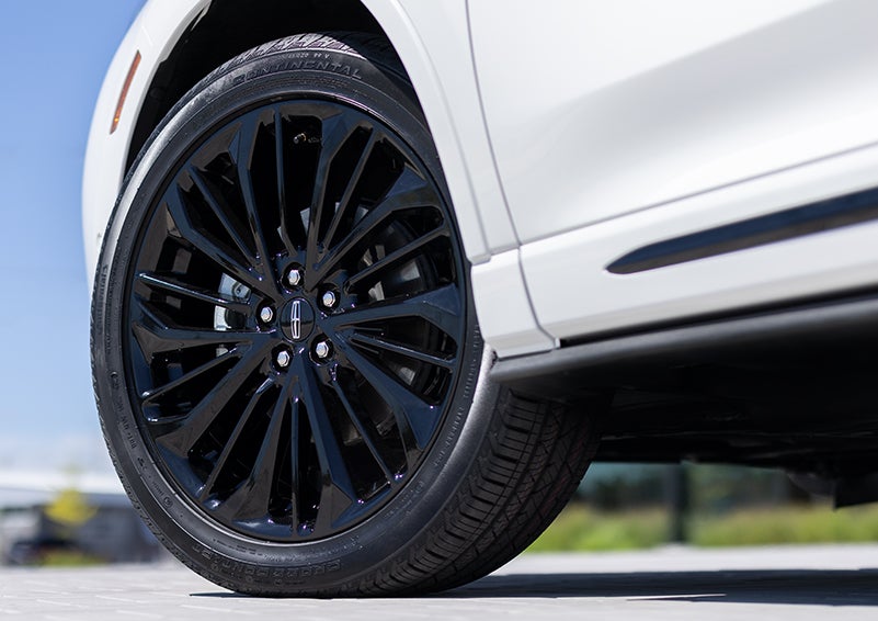 The stylish blacked-out 20-inch wheels from the available Jet Appearance Package are shown. | West Point Lincoln of Sugar Land in Houston TX